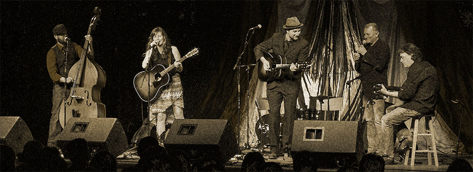 Almonte folk music series Folkus